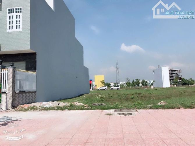 BÁN GẤP LÔ MT VÕ THỊ SÁU-TRUNG TÂM THỊ TRẤN- SỔ RIÊNG- 100m2 chỉ 860tr - 1
