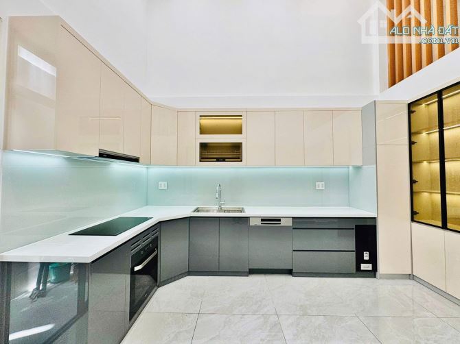 Tài Chính 5 Tỷ 690 Triệu Mua Ngay Nhà Đường Cao Thắng, Quận 3- 52m2- Sổ Hồng Riêng - 1