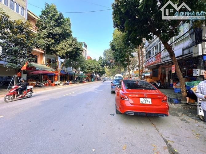 BÁN ĐẤT TẶNG NHÀ 3 TẦNG, CẠNH B.XE NƯỚC NGẦM, PHÂN LÔ, Ô TÔ TRÁNH KD SẦM UẤT 70M - 11,5 TỶ - 1
