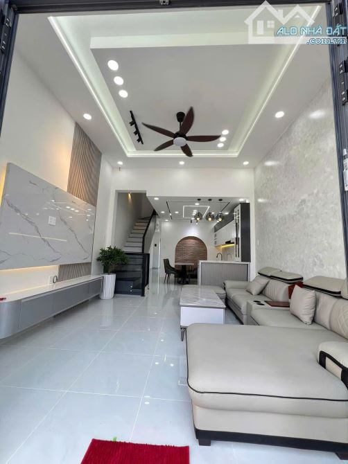 Đi công tác thường xuyên nên chủ cần bán nhà 1 trệt 1 lầu - Cuối đường Đồng Khởi - 1