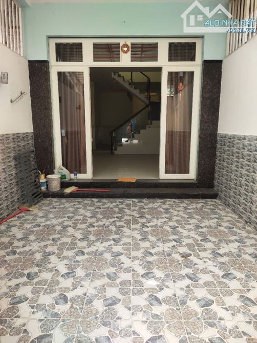 Cho thuê nhà mặt tiền, tiện ở + kd, gần chợ Hiệp Bình. 1 trệt 2 lầu, 3pn 4wc - 1