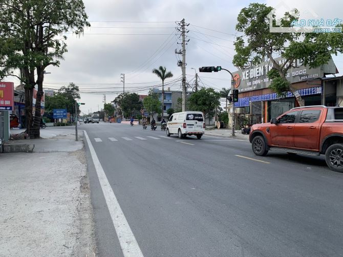 Chuyển nhượng lô đất mặt đường 351 ngay ngã 4 Nguyễn Trường Tộ siêu đẹp - 1