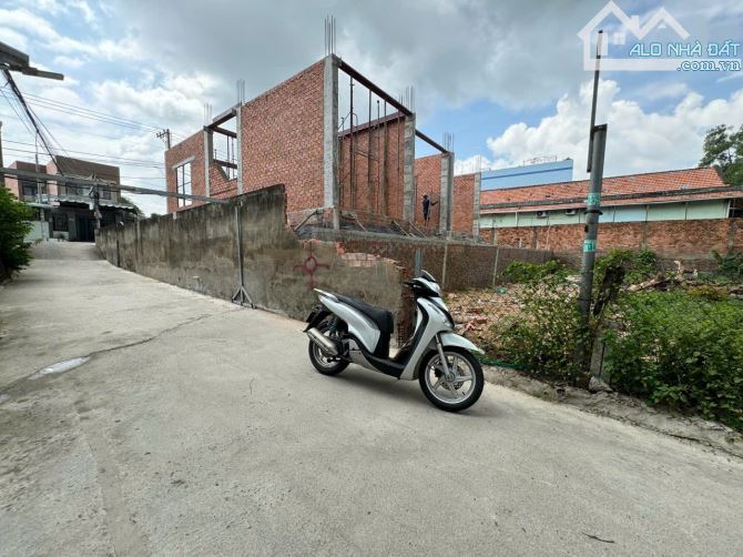 Bán lô đất hẻm 5m đường Hàng Tre, sát KCNC Quận 9. 100m2/5.2 tỷ. - 1
