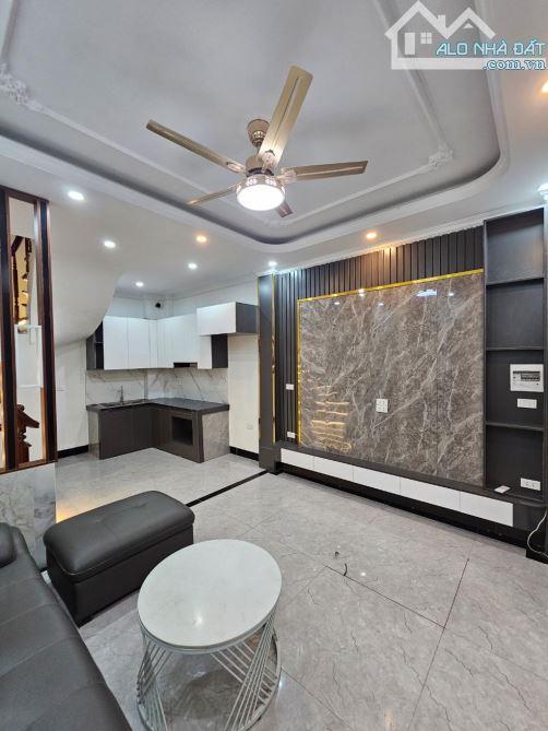 Ô Tô Đỗ Cổng, Nhà 5 Tầng, Phố Thanh Am, Full Nội Thất, Chỉ 6 Tỷ - 1