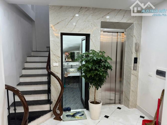 BÁN NHÀ VÕ CHÍ CÔNG CẦU GIẤY, ÔTÔ, DÂN XÂY CHẤT, 5T THANG MÁY, 40M2 GIÁ 11 TỶ 680 - 1