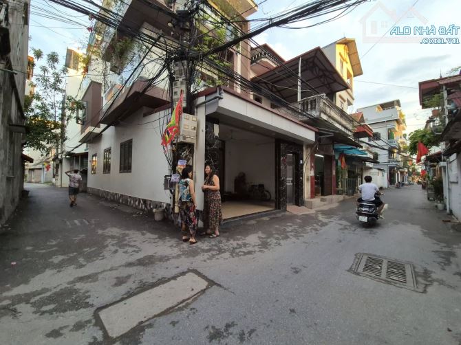 Đông Mỹ, Thanh Trì, DT: 72m, MT: 4m, giá 5.88 tỷ, đường thông, gần Sân bóng Đông Mỹ - 1