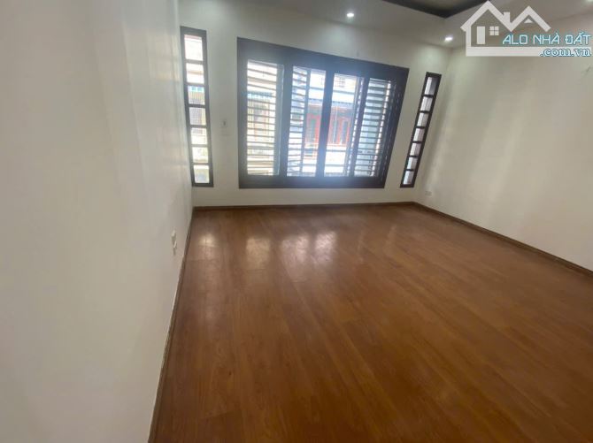 Cho thuê nhà liền kề sau lưng trường Tiểu học Ban Mai. - 1
