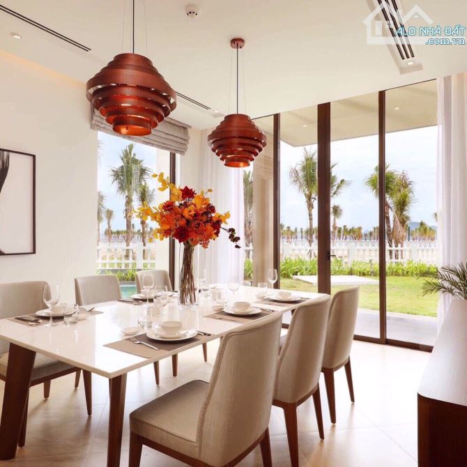 Bán khách sạn 5* trung tâm Bãi Cháy- Hạ Long, 32 phòng, đi bộ 2p ra bãi tắm, cạnh công vi - 1