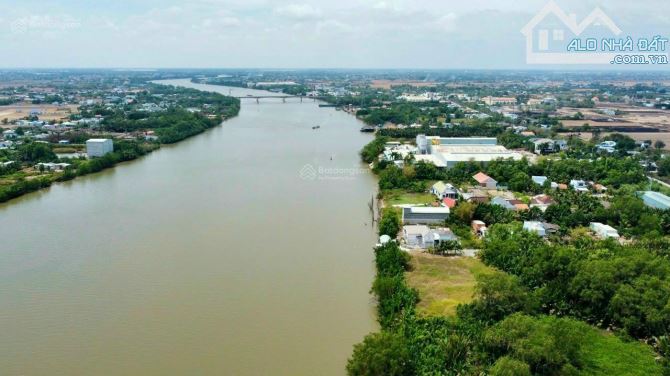 Bán 400m2 đất thổ cư mặt tiền đường Long Phú, thị trấn Cần Giuộc, Long An - 1