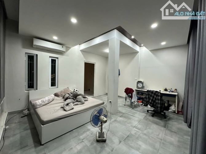 BÁN NHÀ KHU BÁN ĐẢO LINH ĐÀM . QUÁ ĐẸP . MT 12 M . NHÀ 4 TẦNG . 68 TỶ - 1