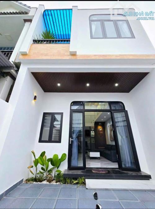 CHỦ NGỘP! CẦN BÁN GẤP NHÀ LẦU 2 mặt tiền trước sau. CÁCH Đồng Khởi 5 PHÚT DI CHUYỂN - 1