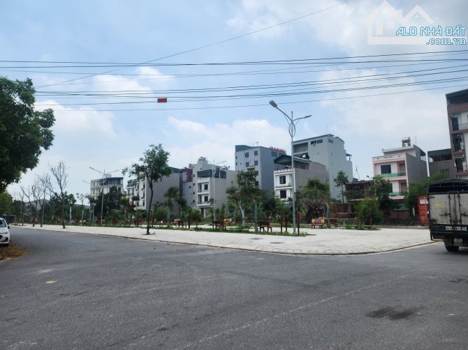 Bán lô chu mẫu 1 mặt đường 20m mt 102m mt 5m giá 6.9 tỷ - 1