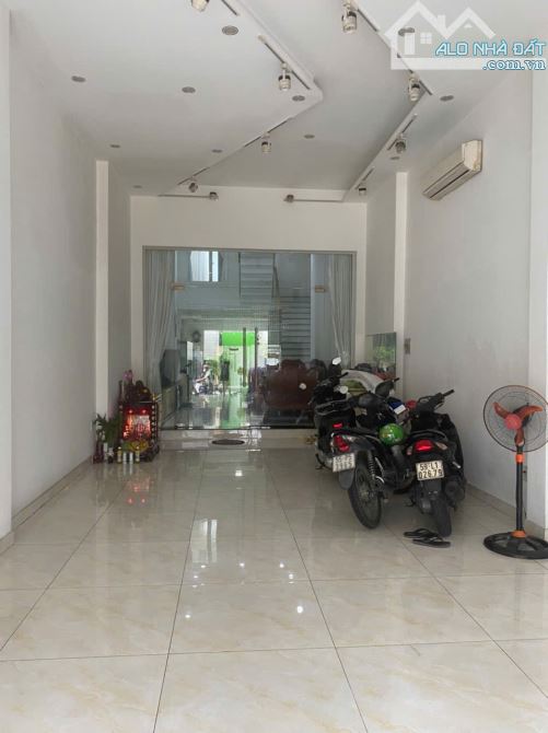 Bán nhà mặt tiền Cư Xá Bắc Hải P15 Q10 4.5x25m 5 tầng BTCT thiết kế hiện đại chỉ 20 tỷ - 1
