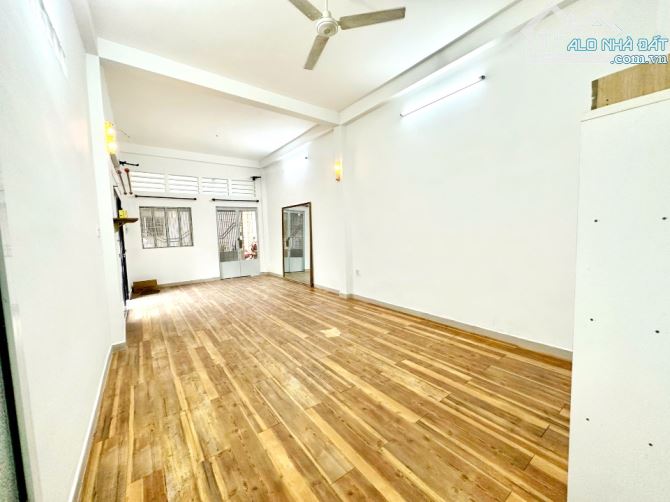 Cho thuê nhà 1 lầu 3 phòng - dtsd 120m2 hẻm Lê Quang Định - 1