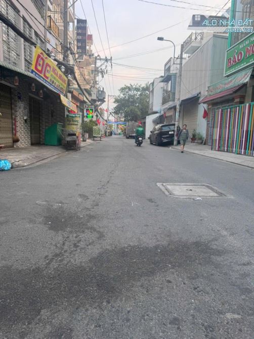 NHÀ 1 TRỆT 2 LẦU – HẺM XE HƠI – VÀI BƯỚC RA MẶT TIỀN – CHỈ 3.8 TỶ Đầu tư – Ở – Cho thuê đề - 1