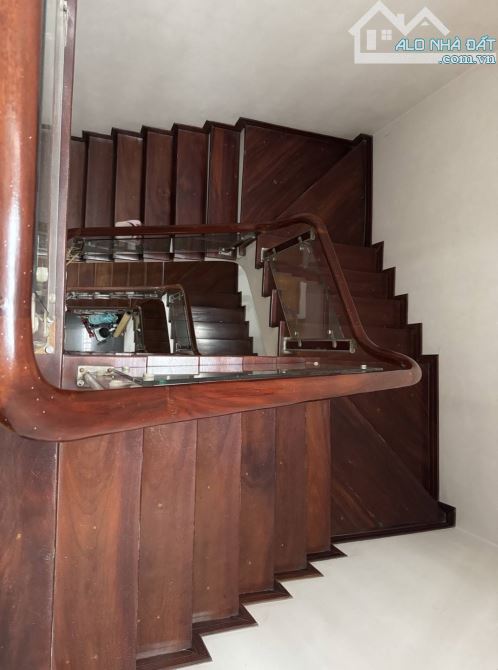 Bán biệt thự đường Huỳnh Văn Nghệ, Long Biên, 152m2, mặt tiền 8m, giá 37,9 tỷ - 1