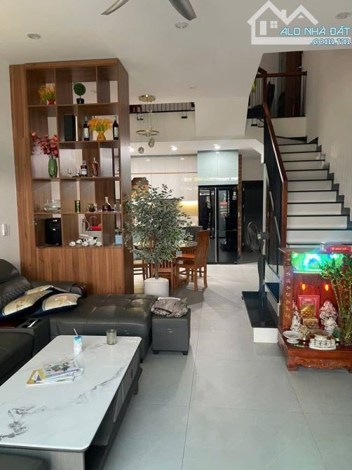 Bán nhà 3 tầng Hoà Phú 26 - đối diện Quận Liên Chiểu . Để lại toàn bộ nội thất - 1