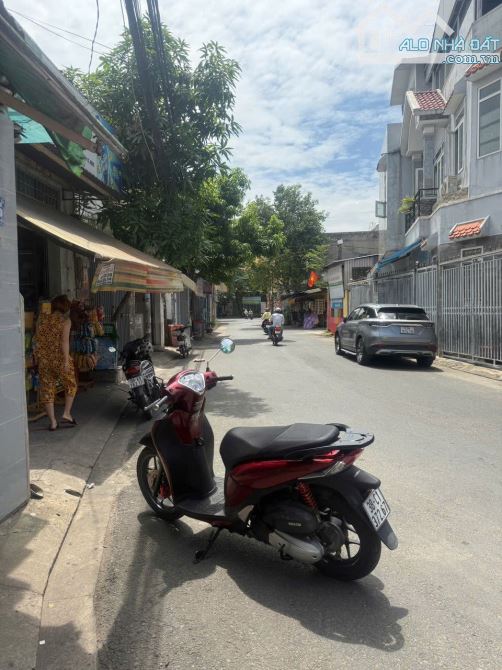 HÓT BÁN NHÀ MẶT TIỀN KINH DOANH NGUYỄN ẢNH THỦ 4M X 20M CÓ MỘT CĂN NHÀ VÀ 4 PHÒNG TRỌ - 1