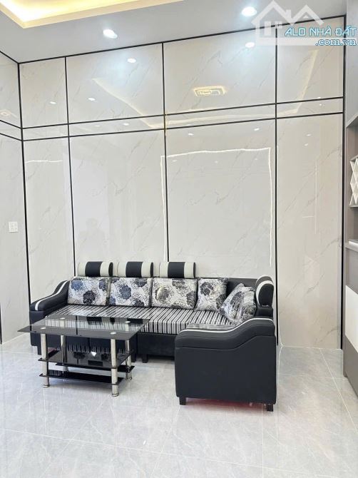 Bán nhà SHR gần chợ Đông ThạnhHM 4,5*18m kd buôn bán ok Giá 4tỷ 500tr - 1