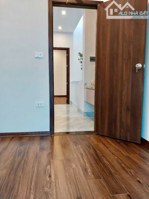 Bán nhà mới đẹp 40m2 x 5 tầng, 10m ra ô tô tránh, nội thất siêu lung linh - 1