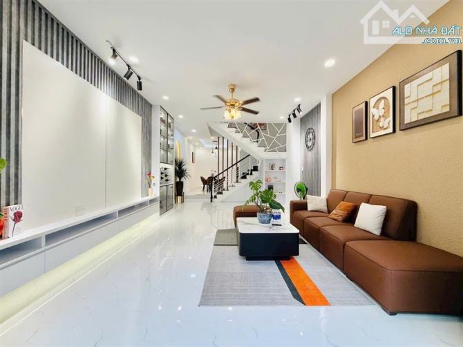 CHỦ NGỘT CẦN BÁN GẤP - NHÀ 4 TẦNG ĐẸP LUNG LINH - HẺM XE HƠI - GIÁ CHỈ 8.X TỶ - 1