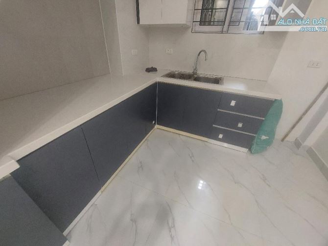 Hoàng Cầu 30m tới chung cư Tân Hoàng Minh giá hơn 5 tỷ. ACE phải thật nhanh ạ - 1