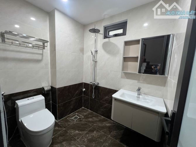 Chính chủ bán gấp nhà Nguyễn Hoàng, lô góc, 3 bước ra mặt phố, 5 tầng, mt 4.8 nhỉnh 8 tỷ - 2