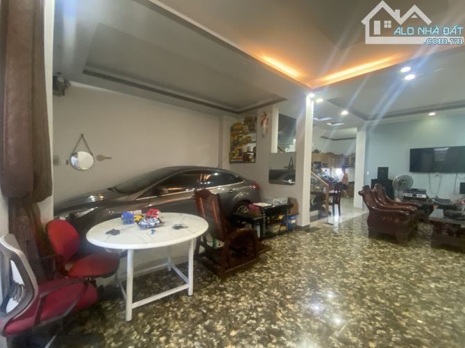 Nhà 3 tầng 7x16.8m mặt tiền hẻm 300,  60m ra Nguyễn văn Linh, Bình Thuận Q7 giá 25 tỷ - 1