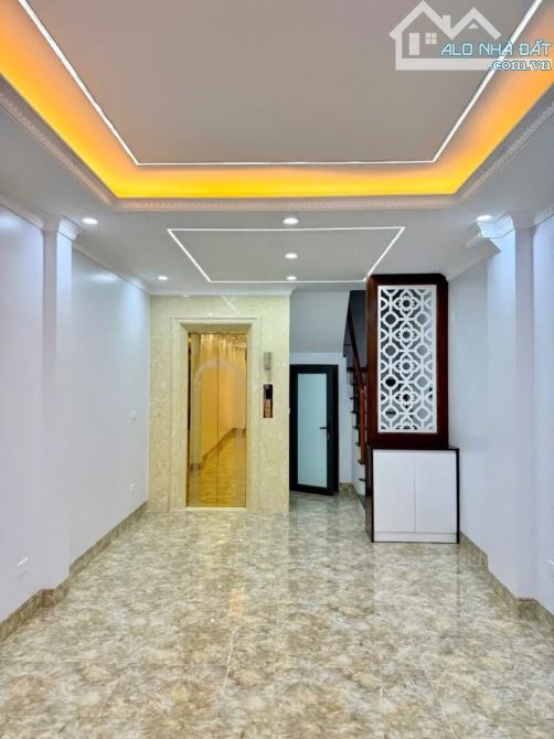 - Bán nhà đường Võ Chí Công, sát phố, nội thất xịn sò, 62m2, 13.5 tỷ. - 1