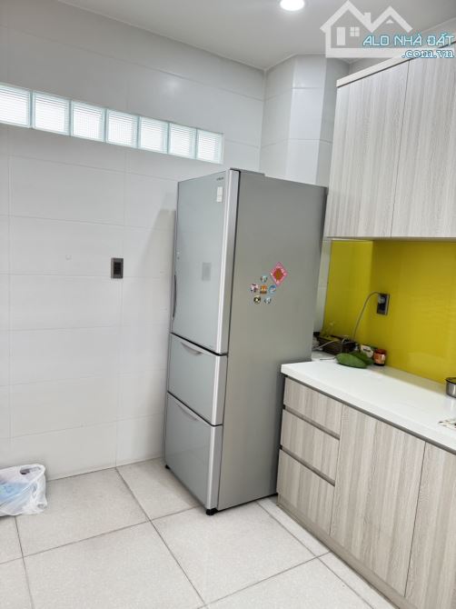 Bán Nhà MT Hoàng Kim Giao- 4m x 26m - 4 Lầu - 6PN -6WC Có Thang Máy -F5 Q8 - 14