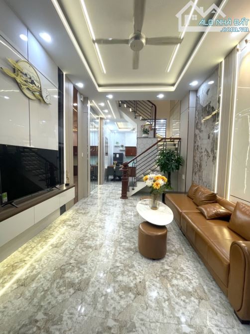 NHÀ GÒ VẤP HẺM XE HƠI THÔNG RỘNG 6M GIÁ 7,6 TỶ 62M2 4 TẦNG 4 PHÒNG NGỦ ĐƯỜNG SỐ 21 P8 - 14
