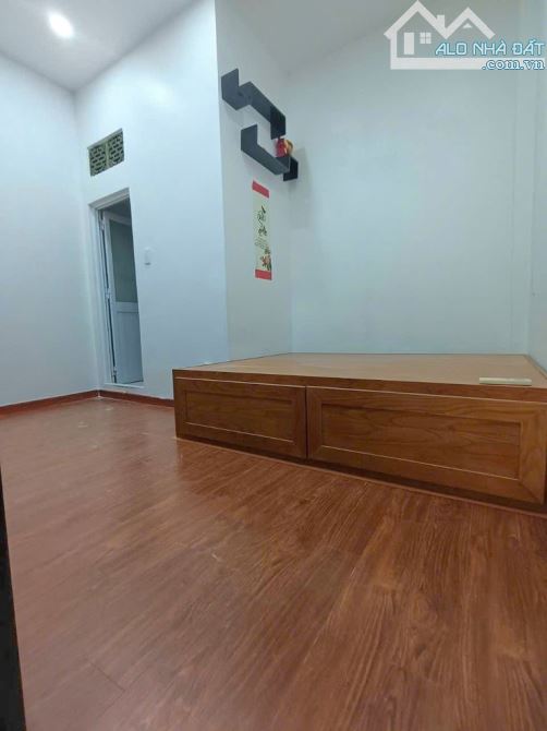 BÁN NHÀ ĐẸP CẠNH LÊ VĂN QUỚ.I - NGÃ TƯ 4 XÃ - HẺM OTO - ( 4X10M ) - 2