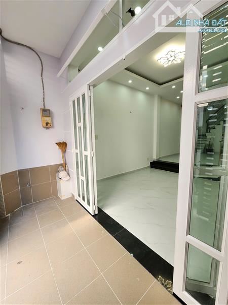 Cần Bán nhà xinh lung lunh ngay Lotte Mart Gò Vấp- 45m2,hẻm xe hơi,3 tầng, giá chỉ 4.95tỷ - 2