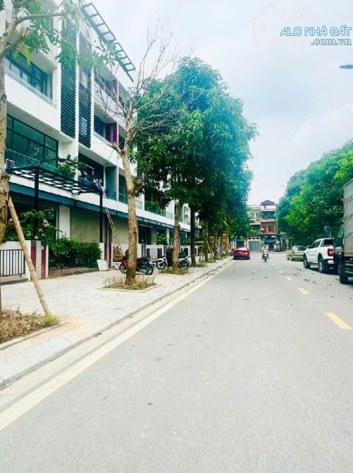 BIỆT THỰ LIỀN KỀ, KĐT BÌNH MINH GARDEN, PHỐ ĐỨC GIANG, LONG BIÊN, DT 80 M, 5 T, MT 5 M, GI - 2