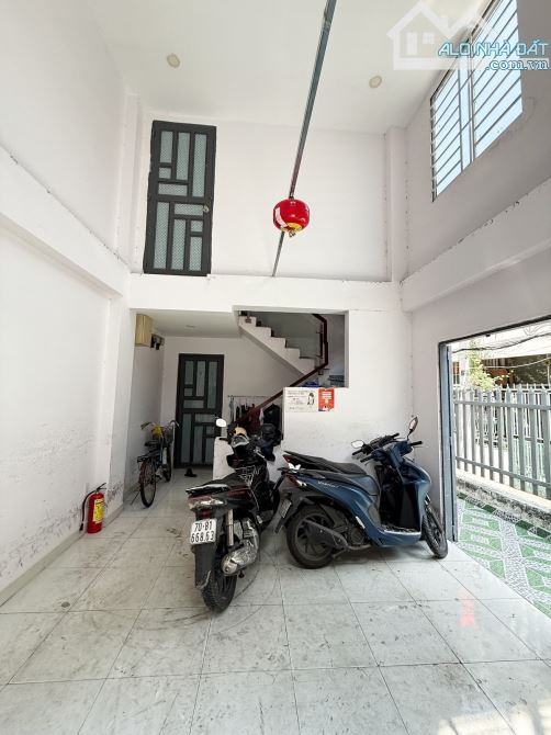 BÁN NHÀ RẺ Q3 5 TẦNG 10 PHÒNG 95M2 NGANG 6M 7 TỶ9 - 2