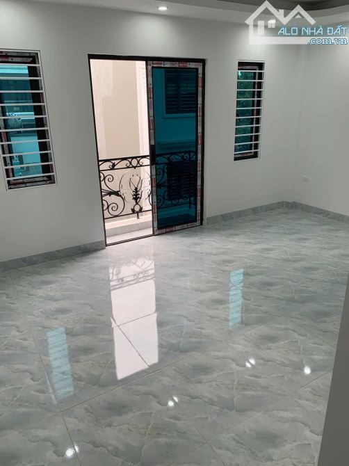 Bán nhà DT 40m2*4T full nội thất. Gần Ql6 - ĐH Thể Dục Thể Thao ô tô đỗ cửa ngõ thông 3m. - 2