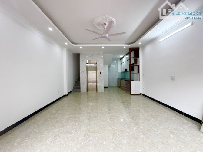 ⸻  NHÀ ĐẸP LONG BIÊN – 55M2 x 5 TẦNG – GARA Ô TÔ – THANG MÁY – CHỈ 7,9 TỶ - 2