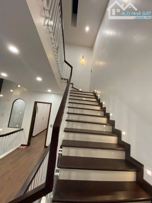 Bán nhà 3 tầng cực đẹp đường Đô Đốc Lộc, phường Bắc Cường, Lào Cai - 2