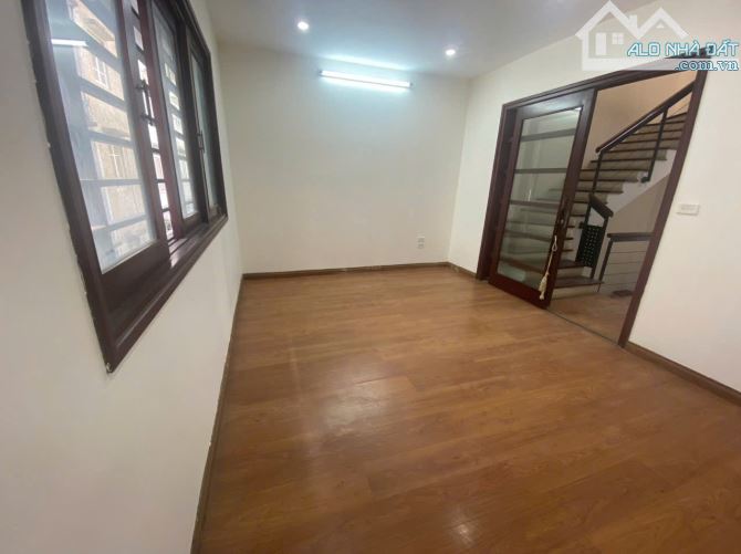 Cho thuê nhà liền kề sau lưng trường Tiểu học Ban Mai. - 2