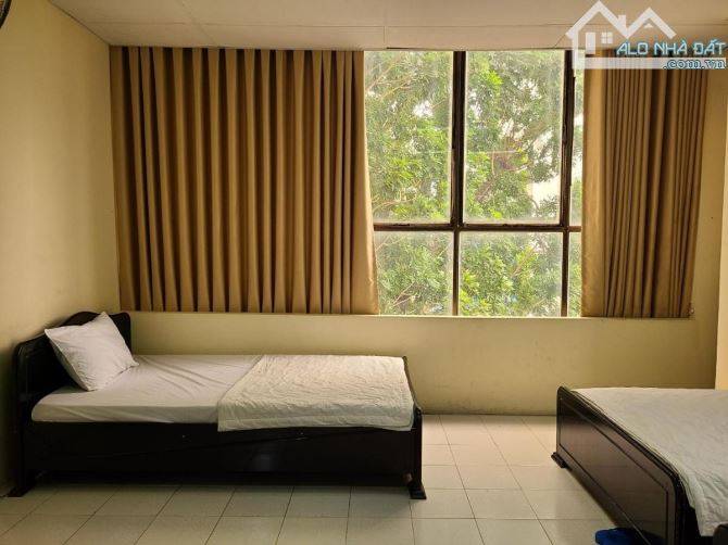 Bán Khách Sạn 3 Sao 80 Phòng- MT Nguyễn Đình Chiểu,Q3- DT: 30x15- Hầm+10 Lầu- 380 tỷ - 2