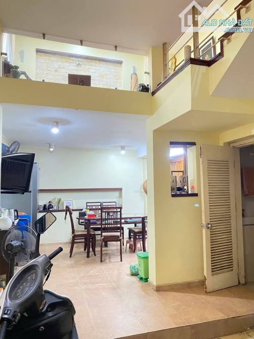 Siêu Phẩm 38m2 ôtô nhỏ đỗ cửa Ngõ 194 Phố Đội Cấn Lô Góc - 2