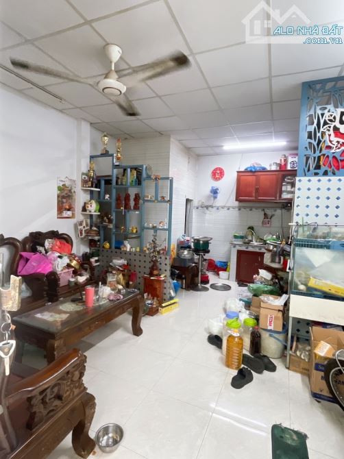 Bán nhà Phú Thọ Hoà Phú Thọ Hòa Tân Phú DT: 25m2 - 3 tầng -(4.3x6) Giá: chỉ 3.15tỷ TL. - 2