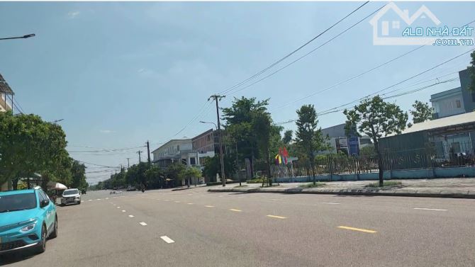 Lô đất trục kinh doanh đối diện bệnh viện - 1