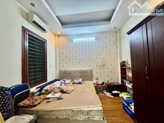 LÔ GÓC CẦU GIẤY - Ô CHỜ THANG MÁY - Ô TÔ DỪNG ĐỖ - TIỆN ÍCH - 10M RA PHỐ - MT RỘNG 50m2*4T - 2