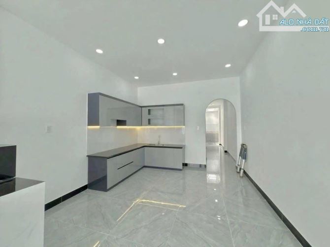Sở hữu nhà đẹp, sổ riêng thổ cư chỉ với 300tr. Gần KCN Thạnh Phú - 2