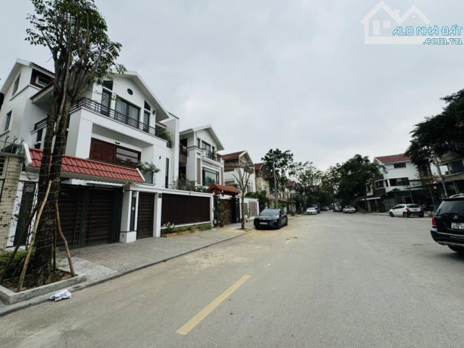 Chủ nhà gửi  bán biệt thự Làng Việt Kiều Châu Âu, Mỗ Lao 150m2, mặt tiền 10m, 38 tỷ - 2