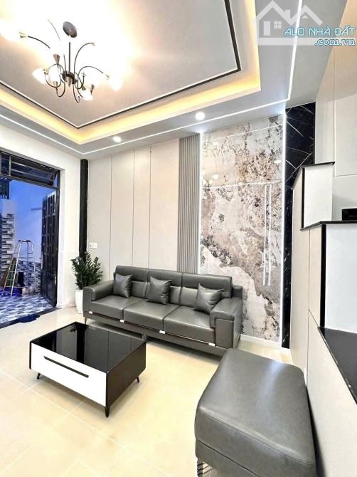 💥💥 MẶT TIỀN NGÔ QUYỀN, QUẬN 10 - NHÀ 3 TẦNG BTCT - VỊ TRÍ "VÀNG" - GIÁ CHỈ 9.54 TỶ! 💥💥 - 2