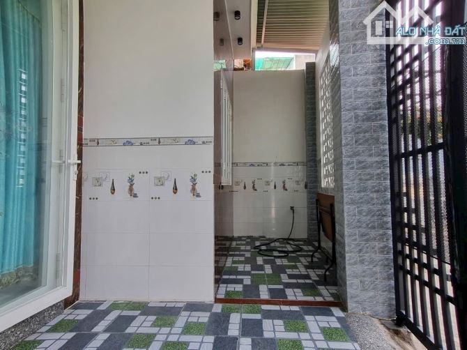Bán Gấp Nhà KP2 P. Trảng Dài gần Công An Phường Trảng Dài, cách đường Bùi Trọng Nghĩa 150M - 2