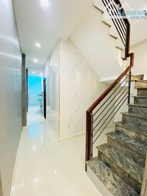 NHÀ ĐẸP Ở NGAY- NỞ HẬU- GIÁP QUẬN 5,1,4- NGUYỄN THỊ TẦN- QUẬN 8 CHỈ 5 TỶ - 2