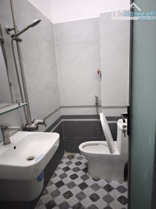 BÁN NHÀ 3 TẦNG ĐÚC ĐƯỜNG TRUNG MỸ TÂY 2A QUẬN 12 GIÁ Chỉ 4tỷ250 thương lượng. - 2
